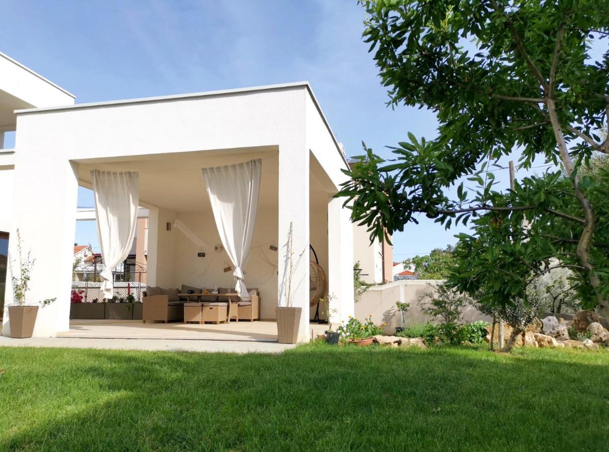 Apartments Leticia Vrsi Exterior photo