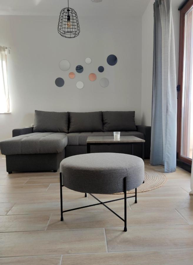Apartments Leticia Vrsi Exterior photo