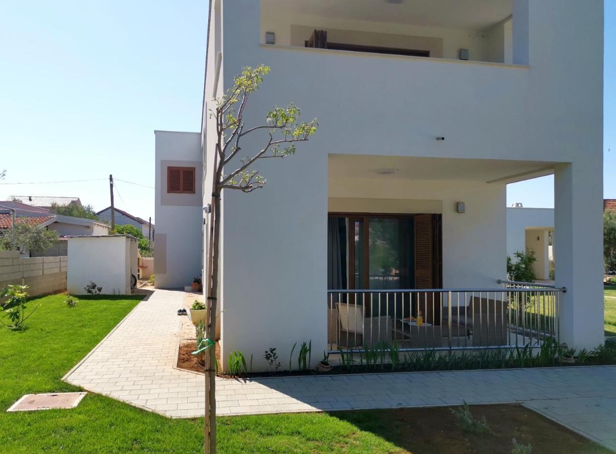 Apartments Leticia Vrsi Exterior photo